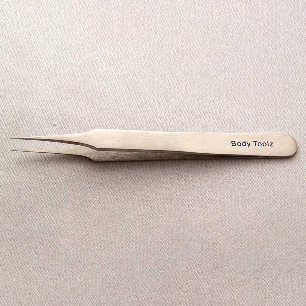 BODY TOOLZ SILVER FINE POINTED TWEEZER - Purple Beauty Supplies